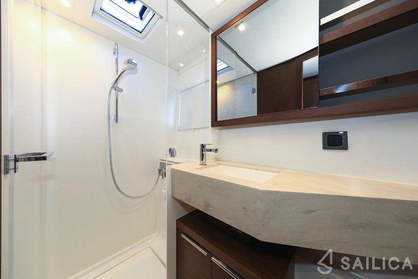Lagoon 46  - Yacht Charter Sailica