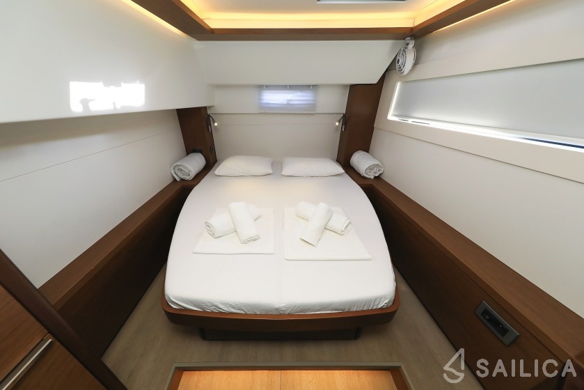Lagoon 46  - Yacht Charter Sailica