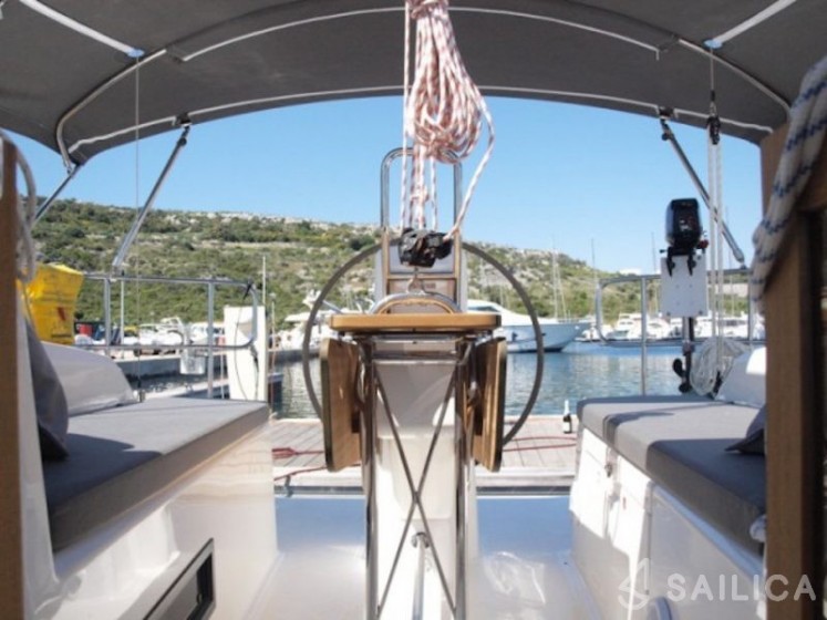 Bavaria 33 Cruiser - Yacht Charter Sailica