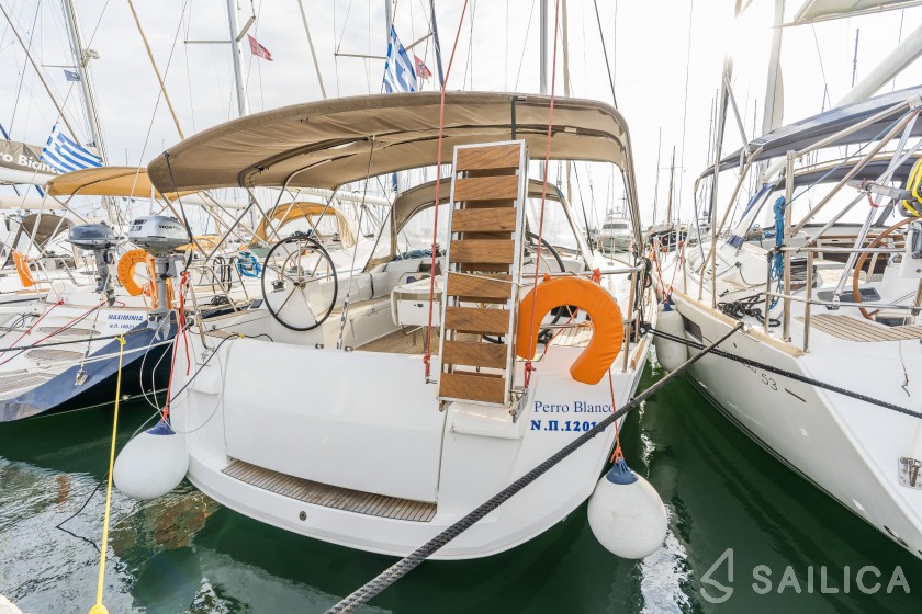 Sun Odyssey 519 - Yacht Charter Sailica