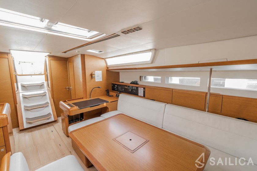 Sun Odyssey 519 - Yacht Charter Sailica