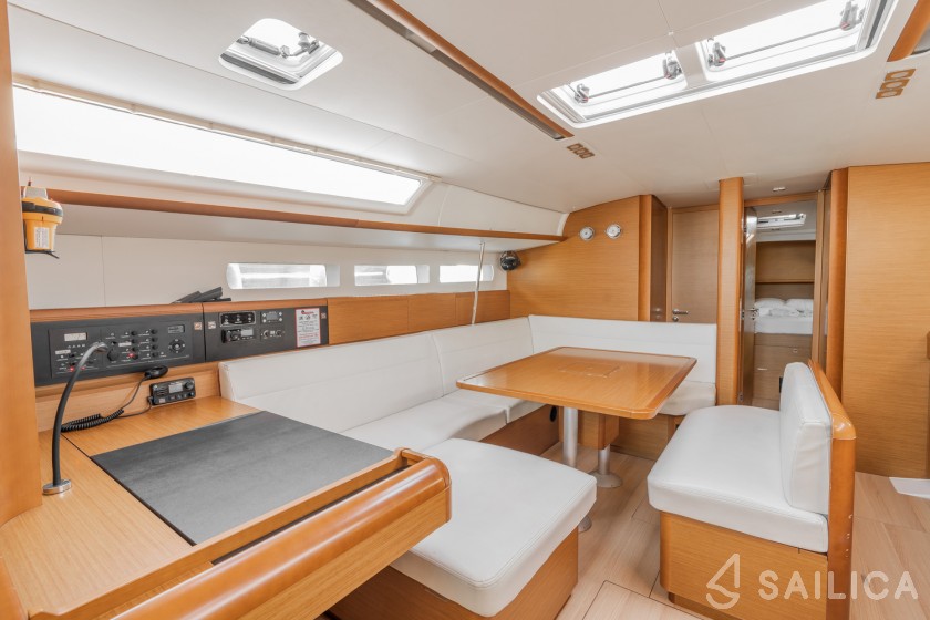 Sun Odyssey 519 - Yacht Charter Sailica