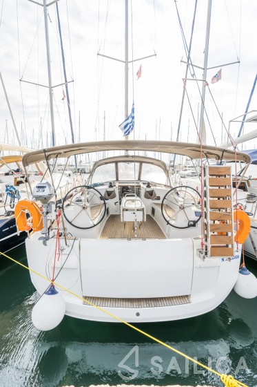 Sun Odyssey 519 - Yacht Charter Sailica
