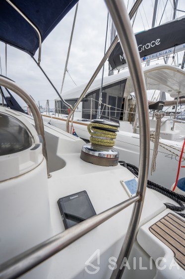 Jeanneau 53 - Yacht Charter Sailica