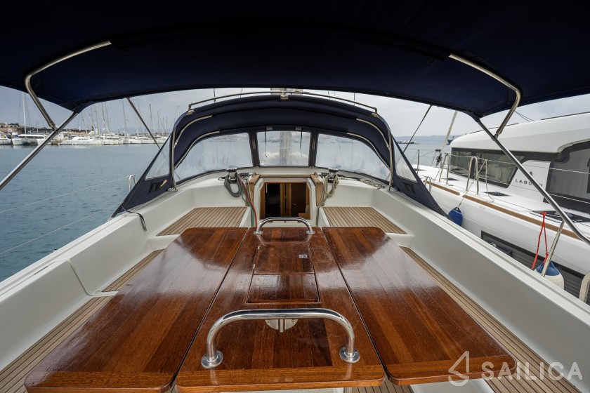 Jeanneau 53 - Yacht Charter Sailica
