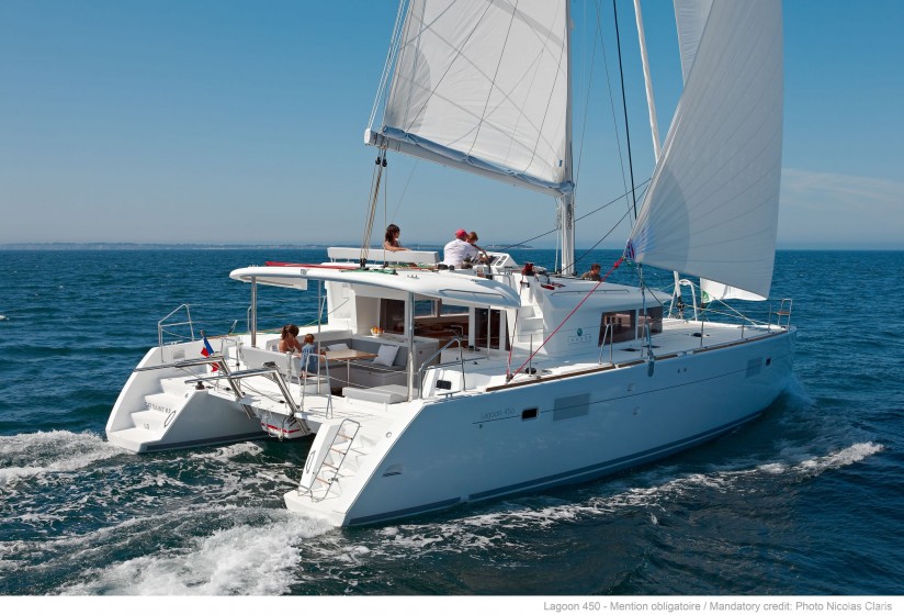 Lagoon 450  Flybridge - Yacht Charter Sailica