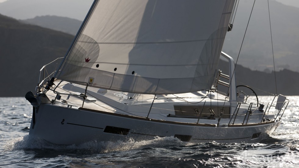 Oceanis 41 - Yacht Charter Sailica
