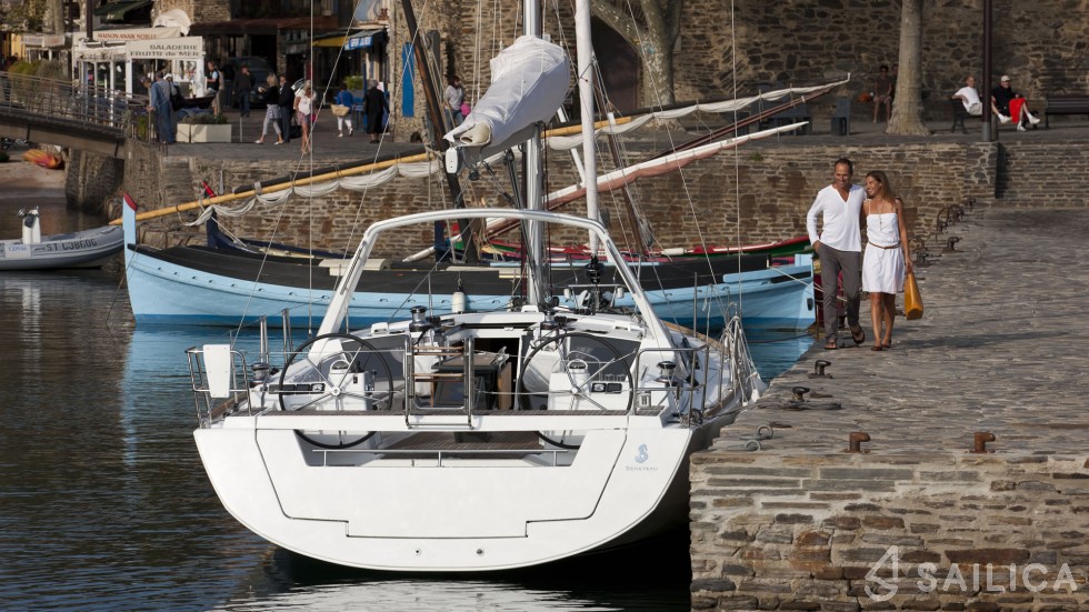 Oceanis 41 - Yacht Charter Sailica