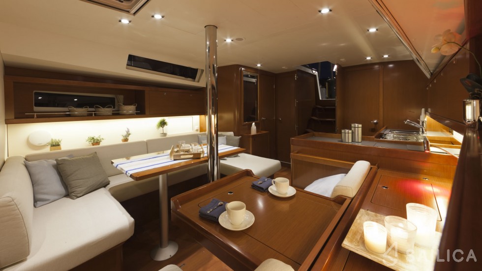 Oceanis 41 - Yacht Charter Sailica