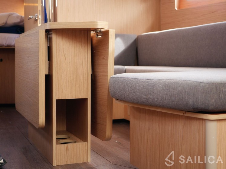 Oceanis 41.1 - Yacht Charter Sailica