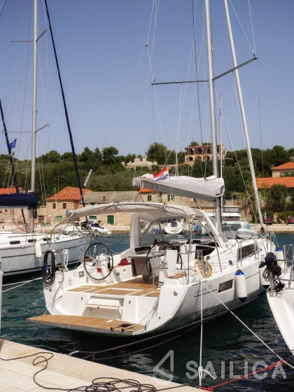 Oceanis 41.1 - Yacht Charter Sailica