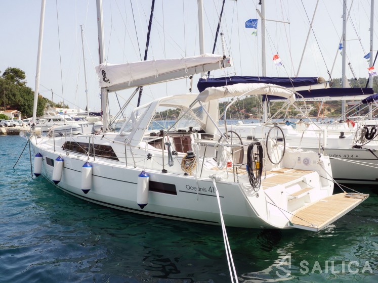 Oceanis 41.1 - Yacht Charter Sailica