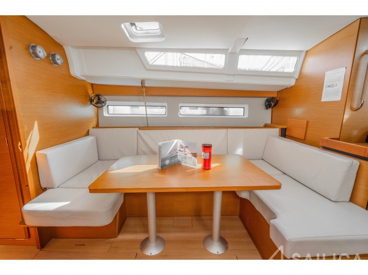 Sun Odyssey 490 - Yacht Charter Sailica