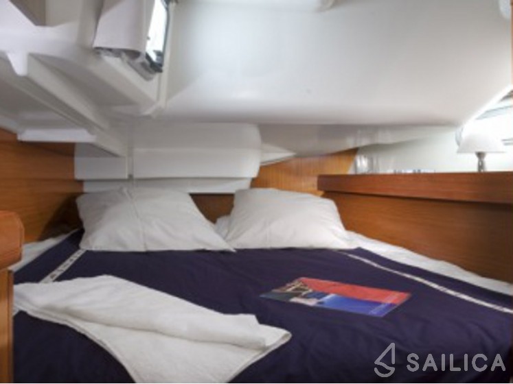 Sun Odyssey 39i - Yacht Charter Sailica