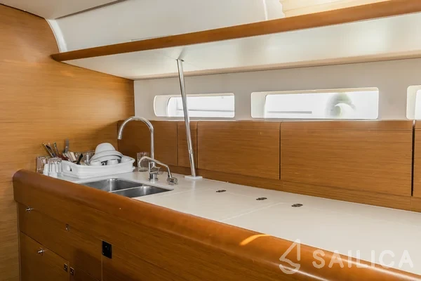Sun Odyssey 519 - Yacht Charter Sailica