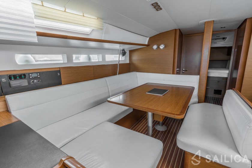 Sun Odyssey 519 - Yacht Charter Sailica
