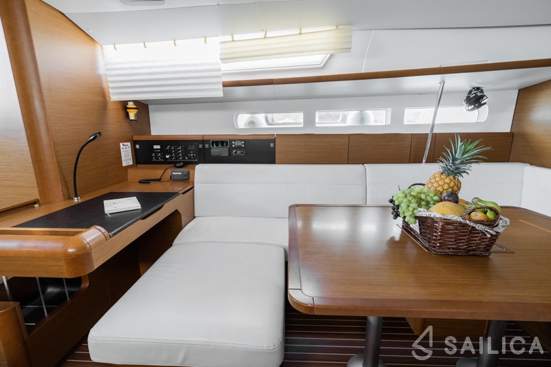 Sun Odyssey 519 - Yacht Charter Sailica
