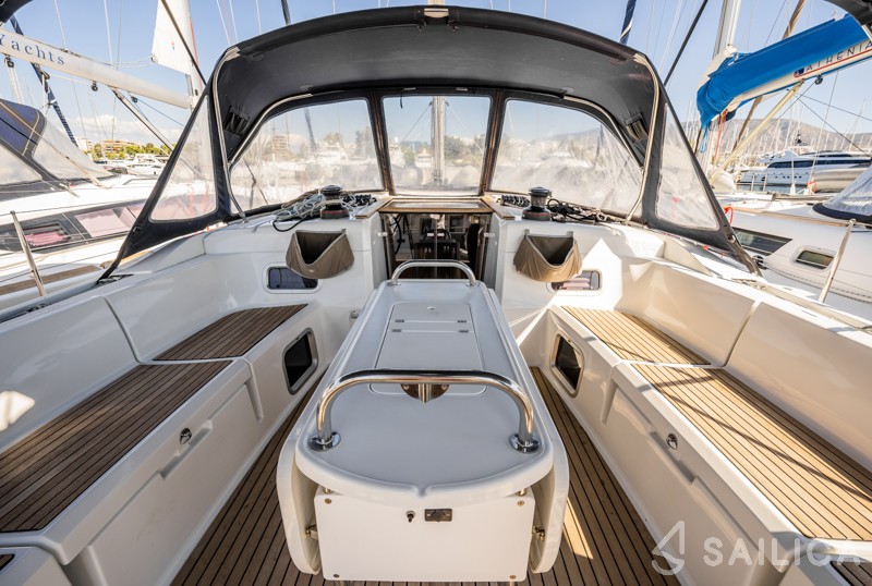 Sun Odyssey 519 - Yacht Charter Sailica