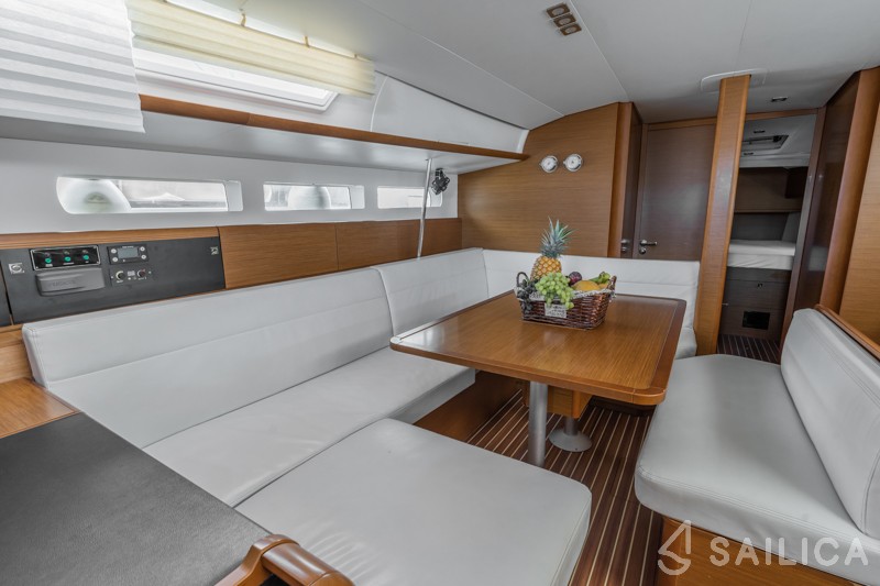 Sun Odyssey 519 - Yacht Charter Sailica