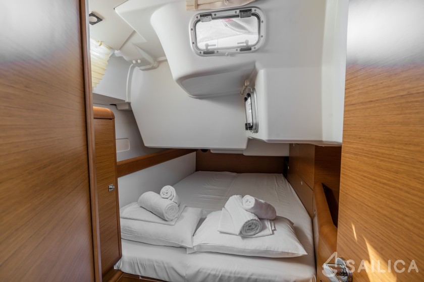 Sun Odyssey 519 - Yacht Charter Sailica