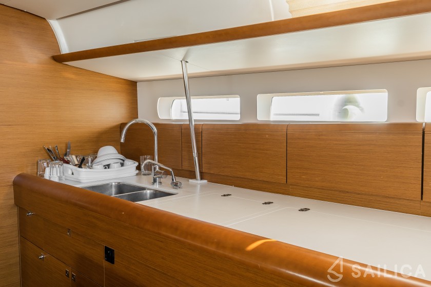 Sun Odyssey 519 - Yacht Charter Sailica