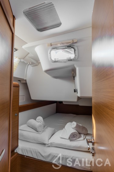 Sun Odyssey 519 - Yacht Charter Sailica