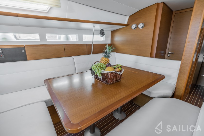 Sun Odyssey 519 - Yacht Charter Sailica
