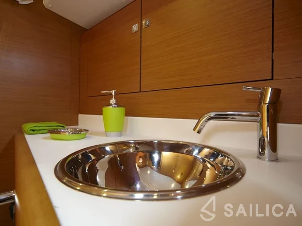 Sun Odyssey 439 - Yacht Charter Sailica