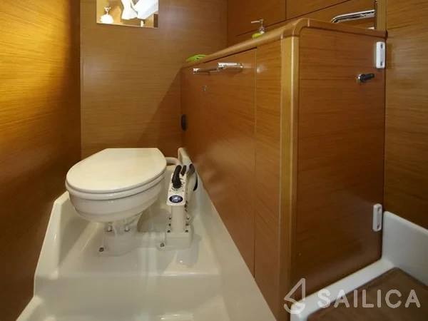Sun Odyssey 439 - Yacht Charter Sailica