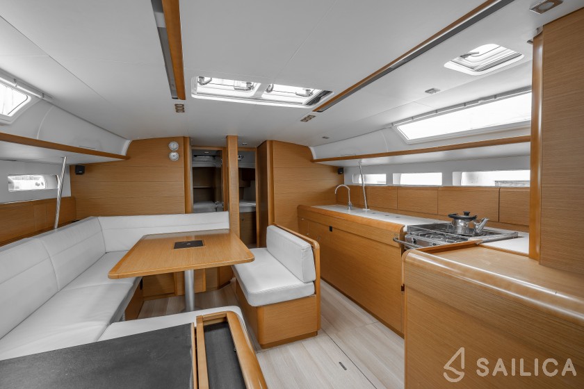 Sun Odyssey 519 - Yacht Charter Sailica