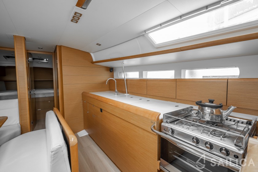 Sun Odyssey 519 - Yacht Charter Sailica
