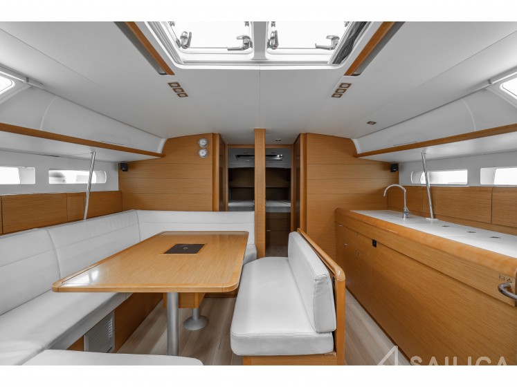 Sun Odyssey 519 - Yacht Charter Sailica