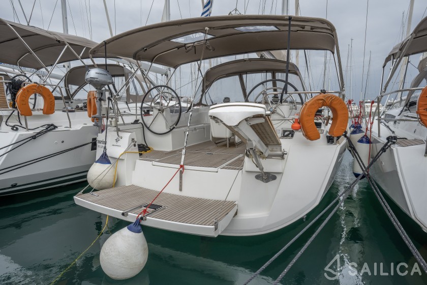 Sun Odyssey 519 - Yacht Charter Sailica