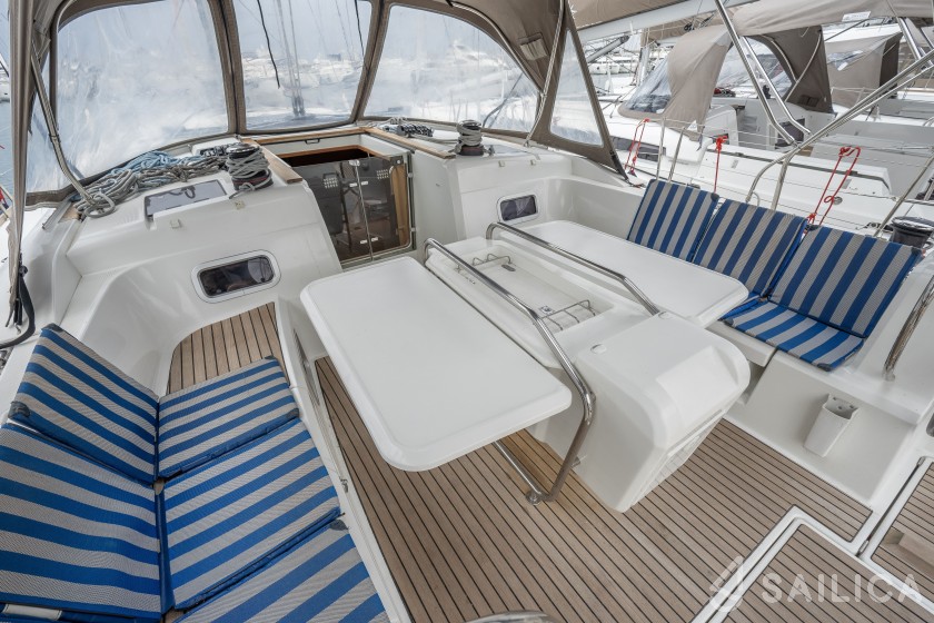 Sun Odyssey 519 - Yacht Charter Sailica
