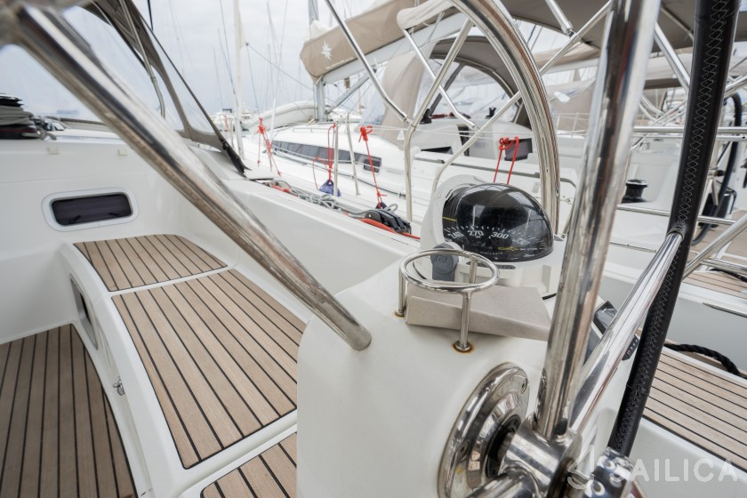 Sun Odyssey 519 - Yacht Charter Sailica
