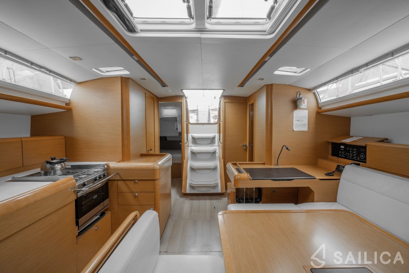 Sun Odyssey 519 - Yacht Charter Sailica