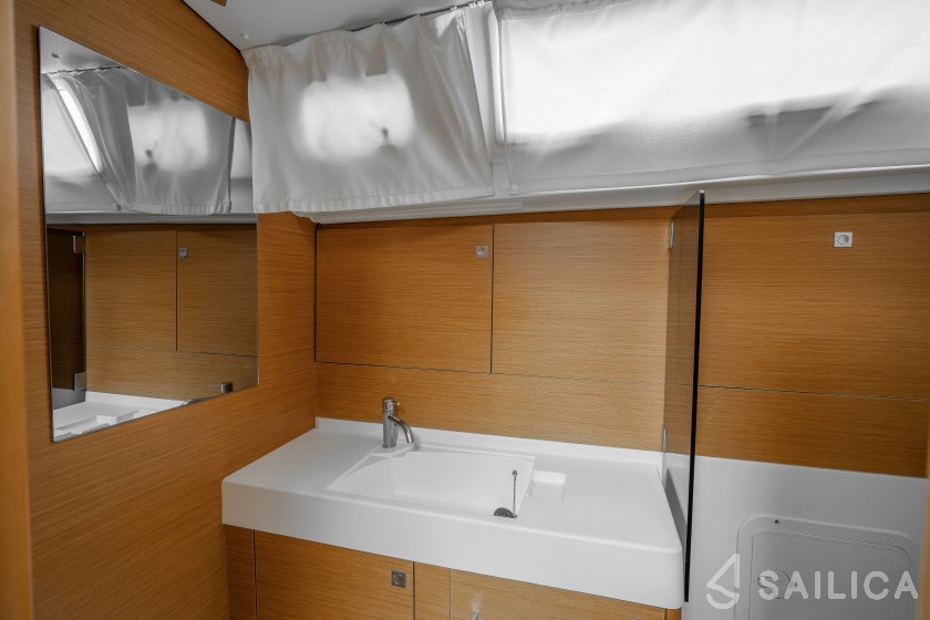 Sun Odyssey 519 - Yacht Charter Sailica