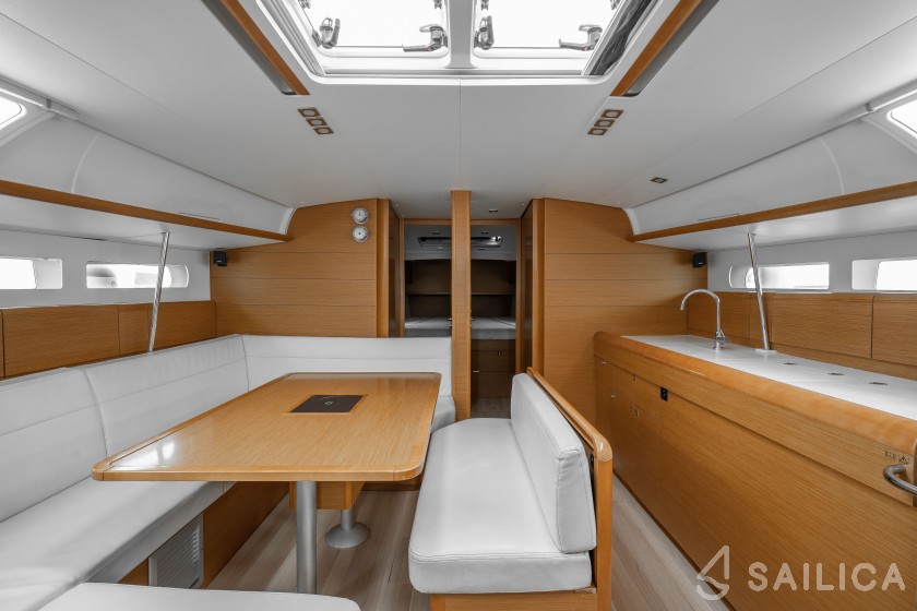 Sun Odyssey 519 - Yacht Charter Sailica