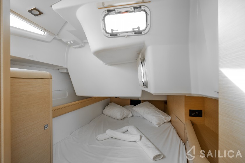 Sun Odyssey 519 - Yacht Charter Sailica