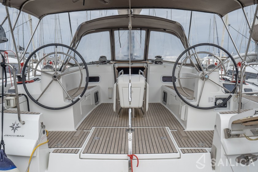 Sun Odyssey 519 - Yacht Charter Sailica