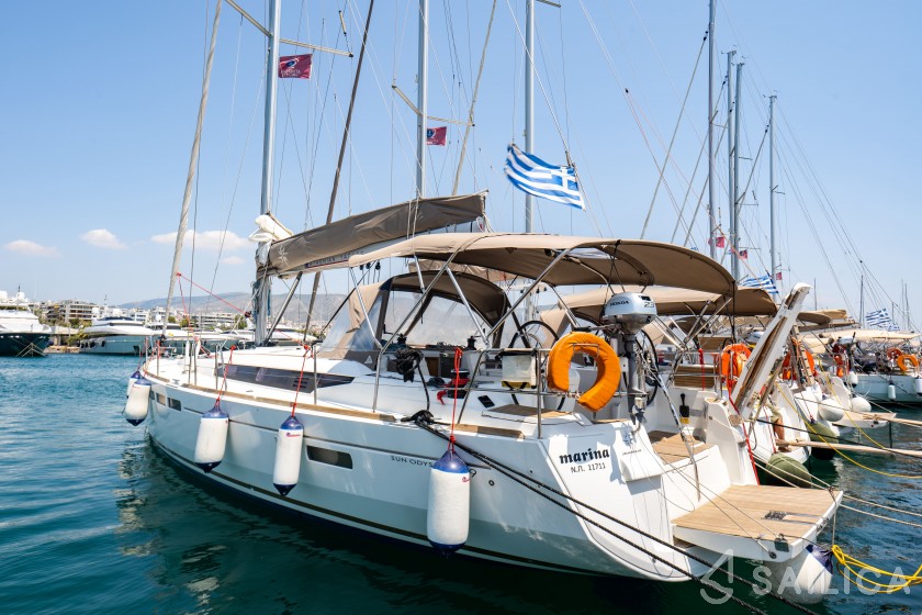 Sun Odyssey 519 - Yacht Charter Sailica