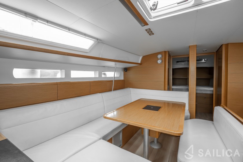 Sun Odyssey 519 - Yacht Charter Sailica