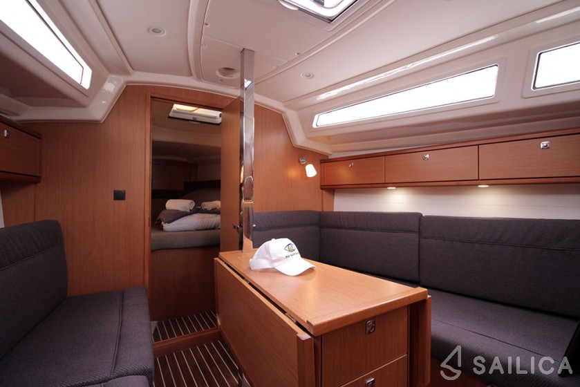 Bavaria 33 Cruiser - Yacht Charter Sailica