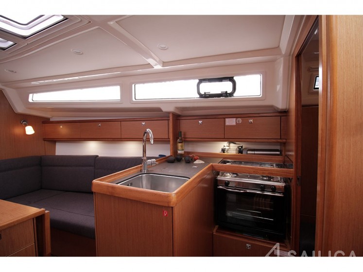 Bavaria 33 Cruiser - Yacht Charter Sailica