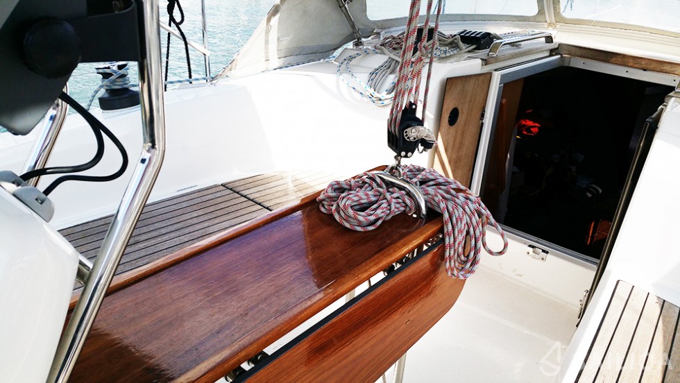 Bavaria 33 Cruiser - Yacht Charter Sailica