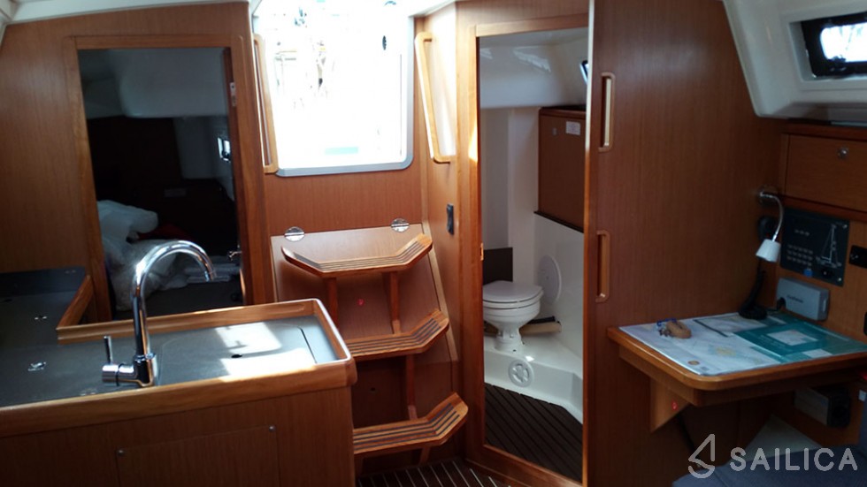 Bavaria 33 Cruiser - Yacht Charter Sailica