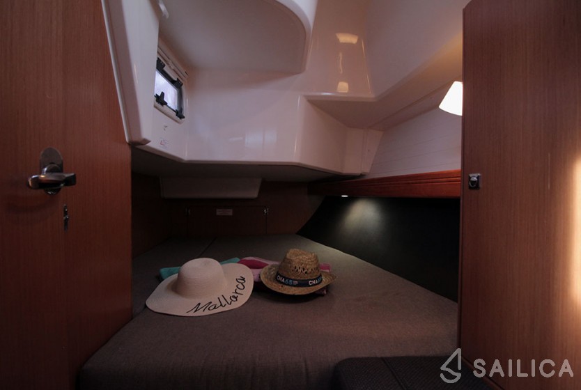 Bavaria 37 Cruiser - Yacht Charter Sailica