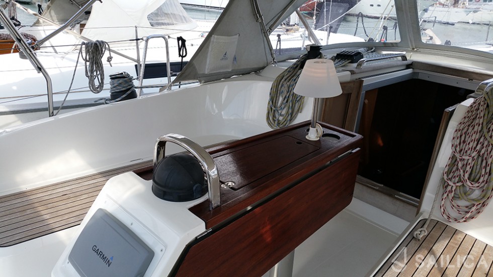 Bavaria 37 Cruiser - Yacht Charter Sailica