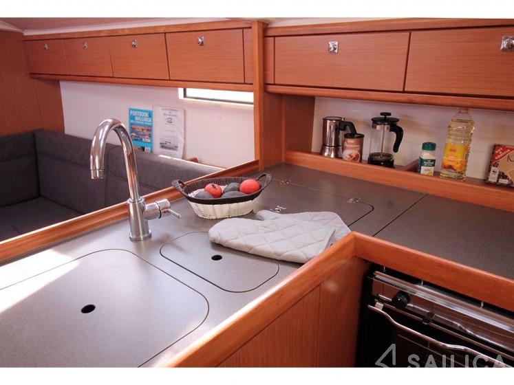 Bavaria 37 Cruiser - Yacht Charter Sailica