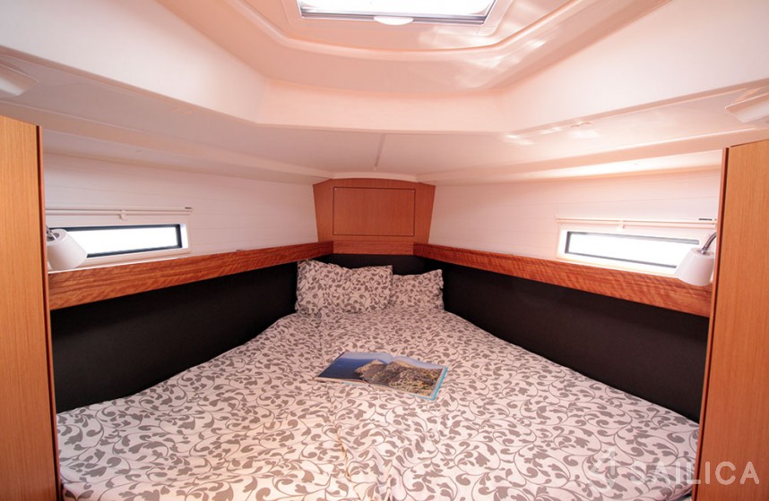 Bavaria 37 Cruiser - Yacht Charter Sailica